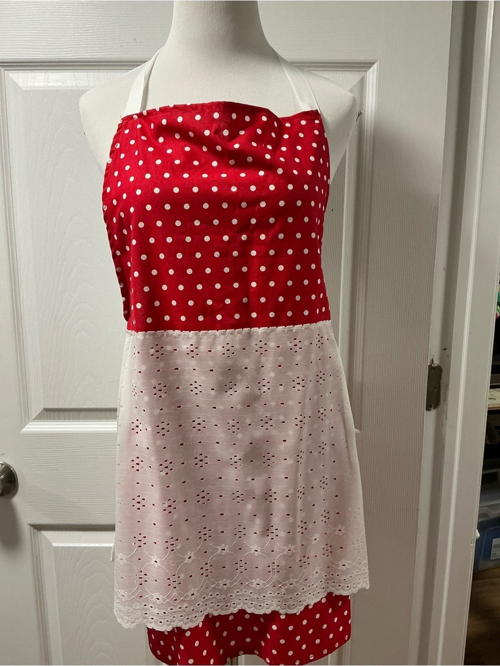 2001 - Red Polka Dot & White Eyelet Apron - Picture 2 of 3
